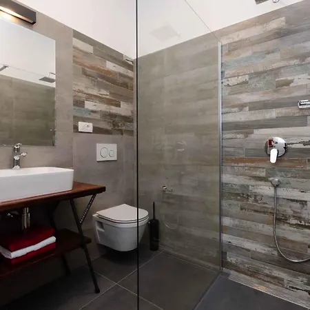 In 39082 Apartamento