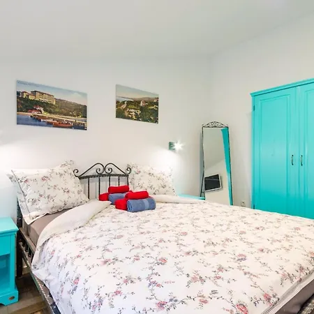 In 39082 Apartment *